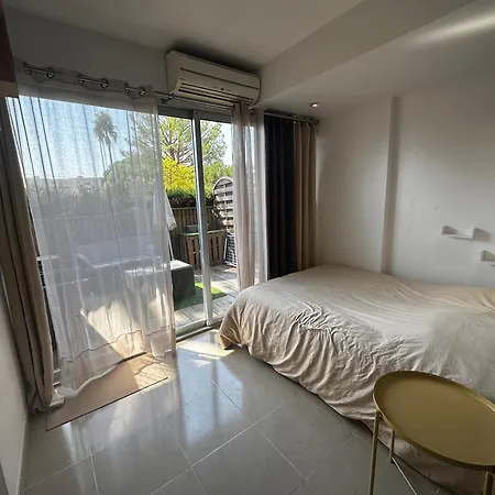 Grand Avec Terrasse, Piscine Et Parking Privé Appartement Mandelieu
