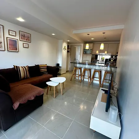 Appartement Grand Avec Terrasse, Piscine Et Parking Privé Mandelieu